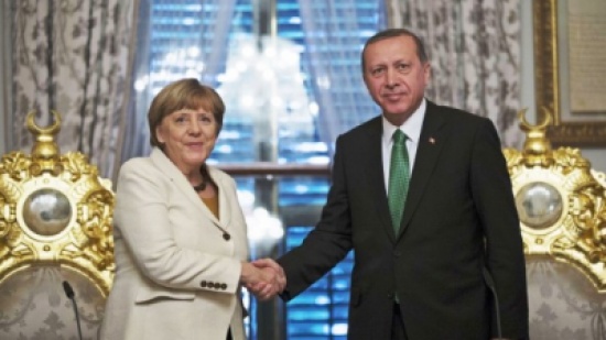 "أردوغان" يبحث مع "ميركل" الوضع الإنساني في حلب "أردوغان" يبحث مع "ميركل" الوضع الإنساني في حلب