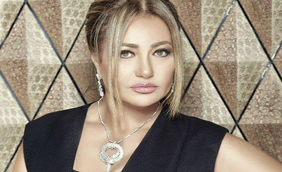 ليلى علوي تظهر بالحجاب - صورة ليلى علوي تظهر بالحجاب - صورة