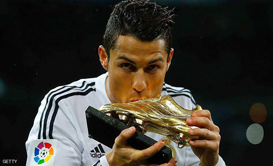 تكريم "متأخر" من ريال مدريد لنجمه السابق رونالدو تكريم "متأخر" من ريال مدريد لنجمه السابق رونالدو