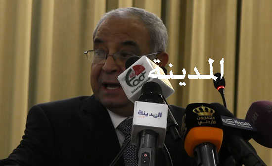 بالفيديو : شاهدوا كيف اقنع العبادي المزارعين بتعليق اعتصامهم بالفيديو : شاهدوا كيف اقنع العبادي المزارعين بتعليق اعتصامهم