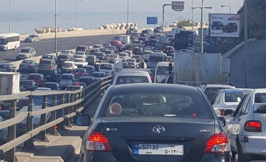 مصدر نيابي:عدد السيارات في الاردن ثلاثة ملايين ونصف وليس مليونا ونصف كما تقول الحكومة مصدر نيابي:عدد السيارات في الاردن ثلاثة ملايين ونصف وليس مليونا ونصف كما تقول الحكومة