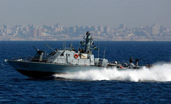 زورقان حربيان إسرائيليان يخرقان المياه الإقليمية اللبنانية زورقان حربيان إسرائيليان يخرقان المياه الإقليمية اللبنانية