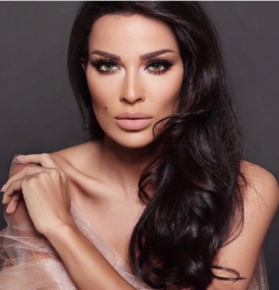 بالفيديو - نادين نسيب نجيم تبهر العالم بمهارتها بالرقص... شاهدوا ليونتها!! بالفيديو - نادين نسيب نجيم تبهر العالم بمهارتها بالرقص... شاهدوا ليونتها!!