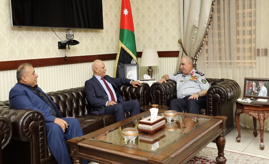 مدير عام الدفاع المدني يلتقي نظيره الفلسطيني مدير عام الدفاع المدني يلتقي نظيره الفلسطيني