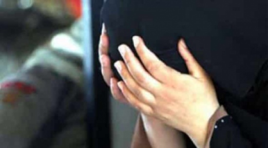 رغم أن لديها طفلين.. حليمة تروي مأساتها: حُرمت من كلمة ماما! -صور رغم أن لديها طفلين.. حليمة تروي مأساتها: حُرمت من كلمة ماما! -صور