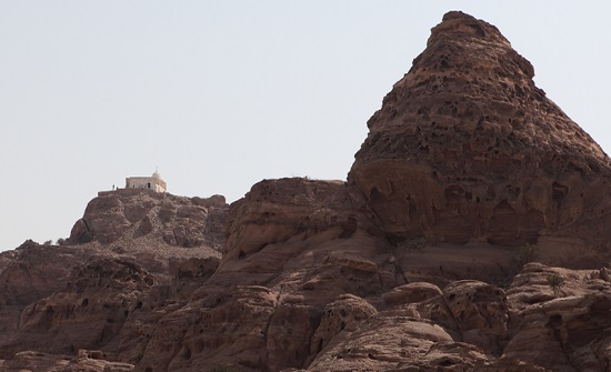 تفاصيل جديدة بشان زيارة اليهود لمقام هارون تفاصيل جديدة بشان زيارة اليهود لمقام هارون