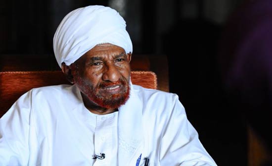 المهدي يلمح إلى مبادرة جديدة لحل أزمة السودان المهدي يلمح إلى مبادرة جديدة لحل أزمة السودان