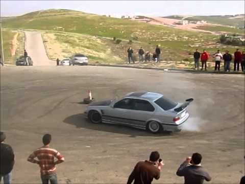 فتاة " تفحط " في شوارع عمان فتاة " تفحط " في شوارع عمان