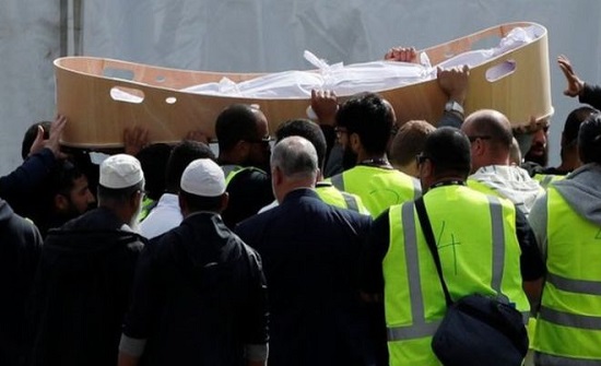 وفاة والدة شهيد اردني بعد ساعات من تشييعه في نيوزيلندا وفاة والدة شهيد اردني بعد ساعات من تشييعه في نيوزيلندا