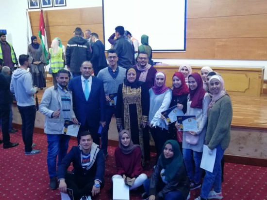 مبادرة " اردنا بخير" تكرم ادارة وطلبة كلية العقبة الجامعية مبادرة " اردنا بخير" تكرم ادارة وطلبة كلية العقبة الجامعية