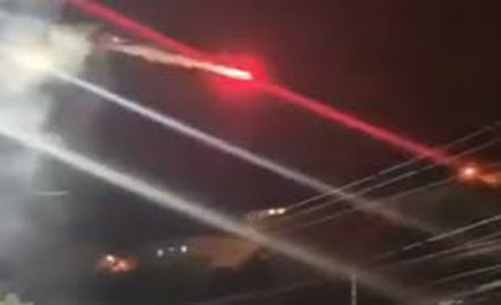 فيديو : طائرة بدون طيار وألعاب نارية تثير الرعب وتفض حفلا موسيقيا في مصر فيديو : طائرة بدون طيار وألعاب نارية تثير الرعب وتفض حفلا موسيقيا في مصر