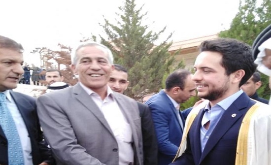 بالفيديو : الأمير الحسين في منزل الشيخ حماد المعايطة بالكرك بالفيديو : الأمير الحسين في منزل الشيخ حماد المعايطة بالكرك