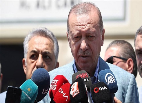 أردوغان: مقتل 3 سوريين في انفجار "ريحانلي" أردوغان: مقتل 3 سوريين في انفجار "ريحانلي"