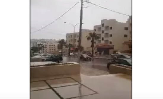 شاهدوا ... تساقط غزير للامطار في مختلف محافظات المملكة شاهدوا ... تساقط غزير للامطار في مختلف محافظات المملكة