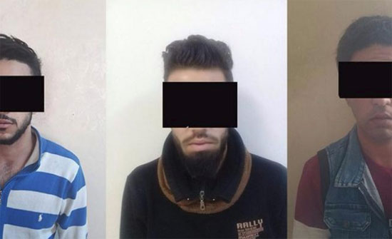 بالصور:القبض على المتورطين في ارتكاب قضايا سلب صيدلية ومحلين تجاريين بالصور:القبض على المتورطين في ارتكاب قضايا سلب صيدلية ومحلين تجاريين