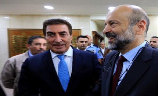 الرزاز ينفي ضغط الطراونة لتعيين هلسه وشائعة "الهليكوبتر" الرزاز ينفي ضغط الطراونة لتعيين هلسه وشائعة "الهليكوبتر"