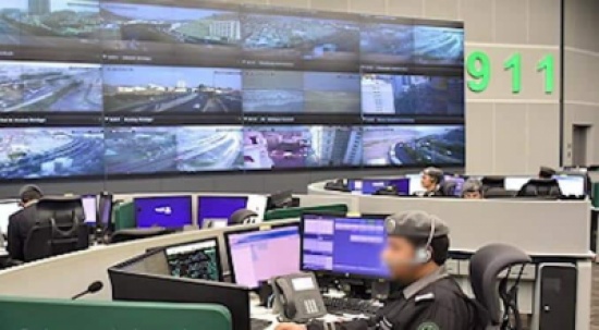 شاهد.. تجربة لمواطن أراد نقل مقتنيات ثمينة من البنك واتصل بالشرطة.. فكيف تجاوبت؟ شاهد.. تجربة لمواطن أراد نقل مقتنيات ثمينة من البنك واتصل بالشرطة.. فكيف تجاوبت؟