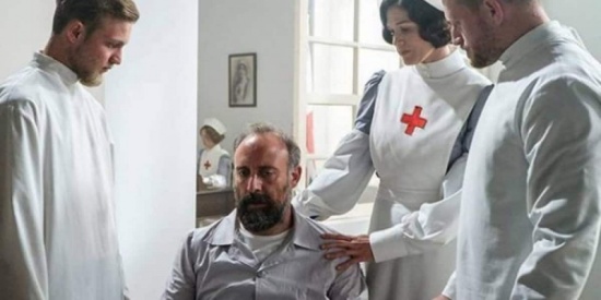السلطان سليمان بطلُه.. تعرَّف على مشهدٍ مدته دقيقة ونصف لكنه استغرق شهراً متواصلاً من العمل السلطان سليمان بطلُه.. تعرَّف على مشهدٍ مدته دقيقة ونصف لكنه استغرق شهراً متواصلاً من العمل