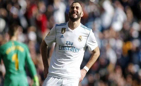 كريم بنزيما يقدم طلب رحيل عن ريال مدريد كريم بنزيما يقدم طلب رحيل عن ريال مدريد