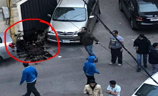 جريمة مروعة .. "فادي" قتل زوجته "ندى" بـ 4 رصاصات (فيديو) جريمة مروعة .. "فادي" قتل زوجته "ندى" بـ 4 رصاصات (فيديو)