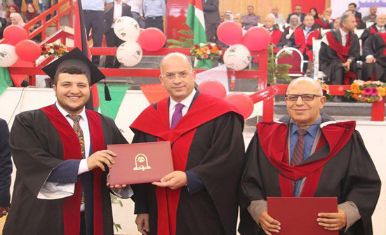 الدكتور عبدالله حسن الدباس مبارك التخرج الدكتور عبدالله حسن الدباس مبارك التخرج