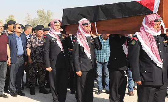 بالصور : الملك ينتدب مدير الدفاع المدني للتعزية بالمعاني بالصور : الملك ينتدب مدير الدفاع المدني للتعزية بالمعاني