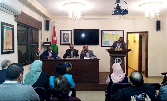 كتّاب يعاينون القصة القصيرة جدا في "الرابطة" كتّاب يعاينون القصة القصيرة جدا في "الرابطة"