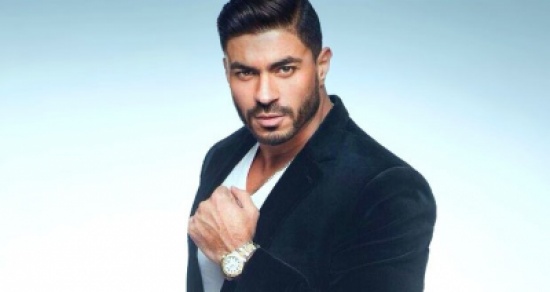خالد سليم يقبّل زوجته على الهواء " شاهد " خالد سليم يقبّل زوجته على الهواء " شاهد "