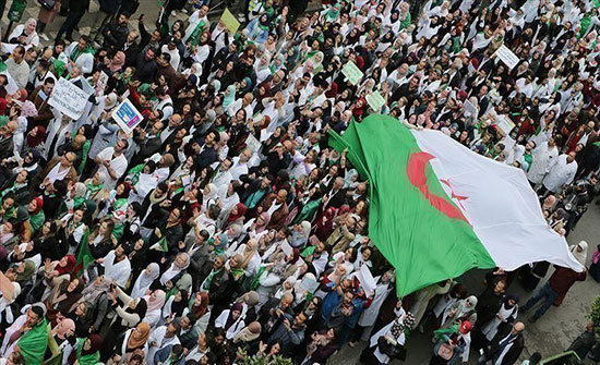 من سيحكم الجزائر بعد نهاية المرحلة الانتقالية؟ من سيحكم الجزائر بعد نهاية المرحلة الانتقالية؟