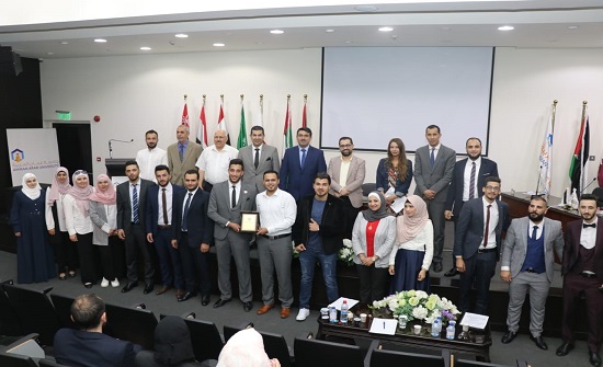 مناقشة مشاريع تخرج ريادية في "عمان العربية" تمثل نواة لشركات ناشئة مناقشة مشاريع تخرج ريادية في "عمان العربية" تمثل نواة لشركات ناشئة