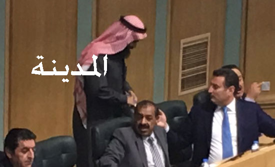 صور : لقطات نيابية من جلسة الأحد صور : لقطات نيابية من جلسة الأحد