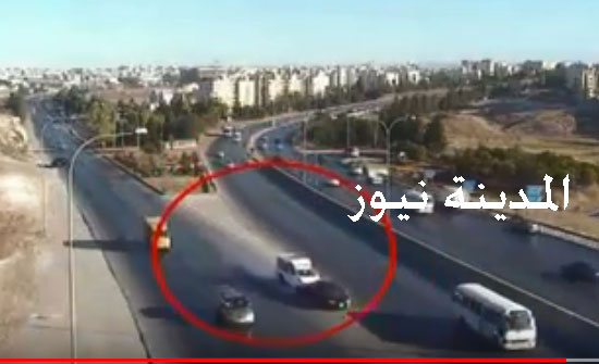 بالفيديو : تغير المسرب يتسبب بحادث خطير بعمان بالفيديو : تغير المسرب يتسبب بحادث خطير بعمان