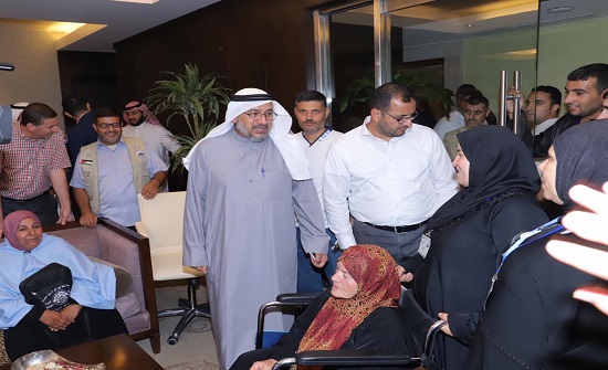 وزير الأوقاف يتفقد حجاج أسر الشهداء وزير الأوقاف يتفقد حجاج أسر الشهداء