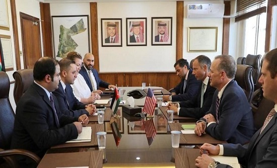 وزير التخطيط يطلع مسؤول أميركي على أبرز الإصلاحات الاقتصادية وزير التخطيط يطلع مسؤول أميركي على أبرز الإصلاحات الاقتصادية
