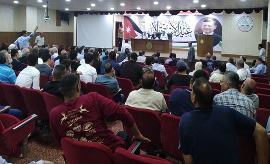 الزرقاء : تجار يدعون لعدم الإضرار بمصالحهم جراء تحويلات مشروع الباص السريع الزرقاء : تجار يدعون لعدم الإضرار بمصالحهم جراء تحويلات مشروع الباص السريع