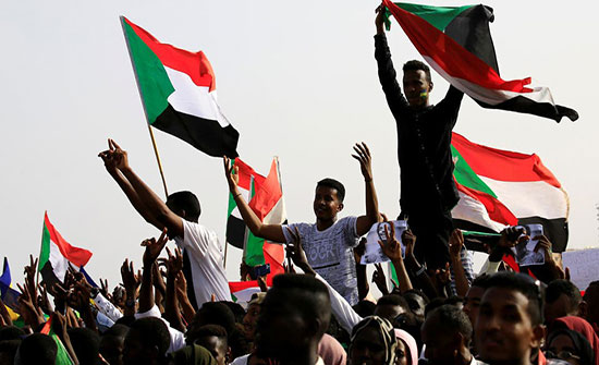 "التغيير" السودانية: محاولات لاختراق المتظاهرين بعناصر مسلحة "التغيير" السودانية: محاولات لاختراق المتظاهرين بعناصر مسلحة