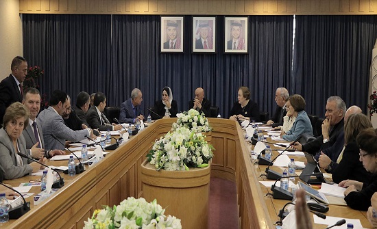 مشتركة الأعيان تبدأ مناقشة المعدل لقانون العمل مشتركة الأعيان تبدأ مناقشة المعدل لقانون العمل