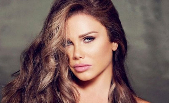 شاهد : نيكول سابا داخل حمام السباحة تشعل إنستجرام شاهد : نيكول سابا داخل حمام السباحة تشعل إنستجرام