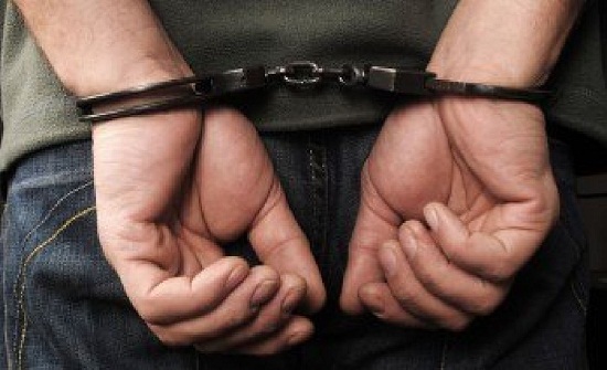 القبض على متسولين يرتدون زي موظفي امانة عمان القبض على متسولين يرتدون زي موظفي امانة عمان