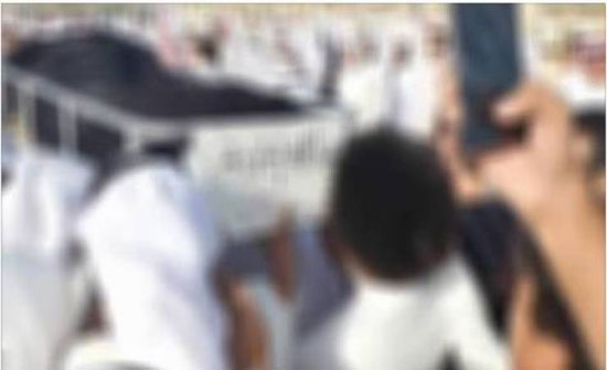 صور| جنازة نجم عربي تمر بصمت... وهذه صورته الأخيرة الصادمة! صور| جنازة نجم عربي تمر بصمت... وهذه صورته الأخيرة الصادمة!