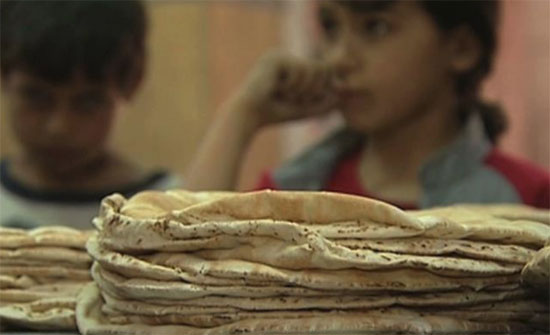 رفع الخبز وغياب المنح يمهدان لموجات غلاء بالأردن رفع الخبز وغياب المنح يمهدان لموجات غلاء بالأردن