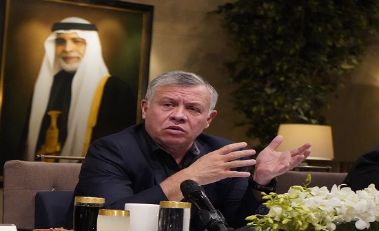 الملك يزور الكرك ويلتقي وجهاء وممثلي أبناء وبنات المحافظة الملك يزور الكرك ويلتقي وجهاء وممثلي أبناء وبنات المحافظة