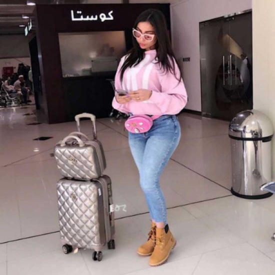 دنيا بطمة على طريقة كيم كاردشيان! – بالصورة دنيا بطمة على طريقة كيم كاردشيان! – بالصورة