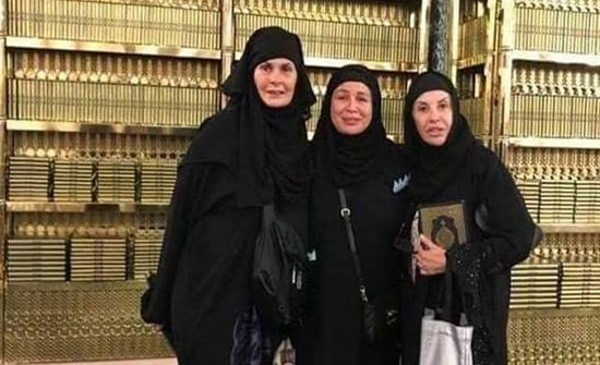 بالفيديو والصور : فنانون يؤدون مناسك الحج أبرزهم ماجد المصرى ويسرا وإلهام شاهين بالفيديو والصور : فنانون يؤدون مناسك الحج أبرزهم ماجد المصرى ويسرا وإلهام شاهين