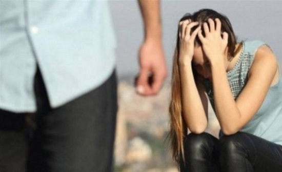 20 سنة دعارة.. يتزوج الفتيات ويجبرهن على ممارسة الرذيلة داخل السيارات الفارهة 20 سنة دعارة.. يتزوج الفتيات ويجبرهن على ممارسة الرذيلة داخل السيارات الفارهة