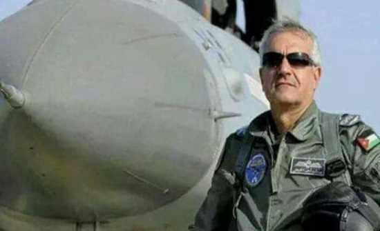 الحنيطي يزور عددا من العاملين والمتقاعدين العسكريين الذين يرقدون على أسرة المدينة الطبية الحنيطي يزور عددا من العاملين والمتقاعدين العسكريين الذين يرقدون على أسرة المدينة الطبية