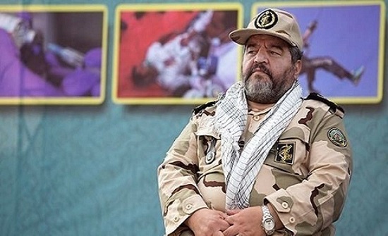 قائد في الحرس الثوري يطالب الإيرانيين بحرق الدولار قائد في الحرس الثوري يطالب الإيرانيين بحرق الدولار