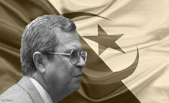 الجزائر.. "الرجل اللغز" يعود للواجهة مجددا والجيش يحذره الجزائر.. "الرجل اللغز" يعود للواجهة مجددا والجيش يحذره