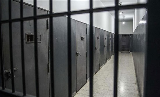 معتقلون فلسطينيون بسجون إسرائيل يصومون أياما متتابعة لسوء الأطعمة معتقلون فلسطينيون بسجون إسرائيل يصومون أياما متتابعة لسوء الأطعمة