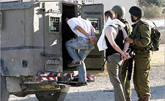 اسرائيل تعتقل 17 فلسطينيا في الضفة الغربية اسرائيل تعتقل 17 فلسطينيا في الضفة الغربية